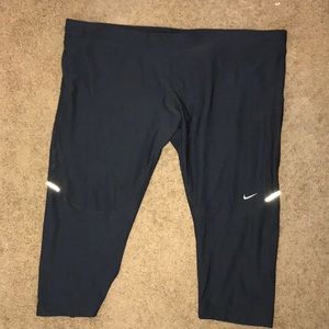 Nike Pants - Nike dri-fit Capri 3x Nike Pants - Nike dri-fit Capri 3x